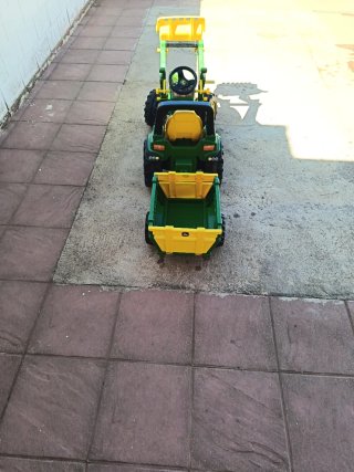 Tractor John Deere 7930 a pedales con remolque