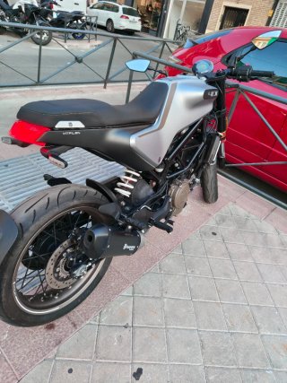 Husqvarna Vitpilen 401 Gris/Blanco