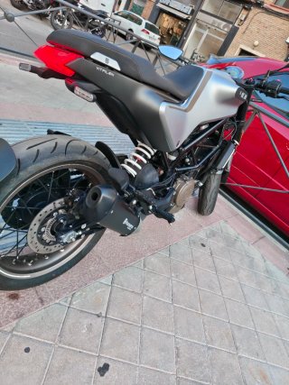 Husqvarna Vitpilen 401 Gris/Blanco