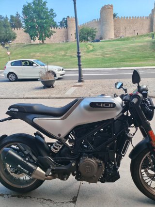 Husqvarna Vitpilen 401 Gris/Blanco