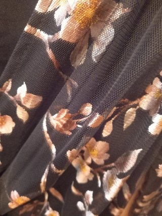 Vestido negro estampado floral talla única