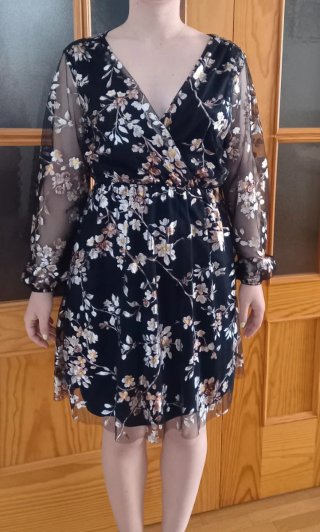 Vestido negro estampado floral talla única