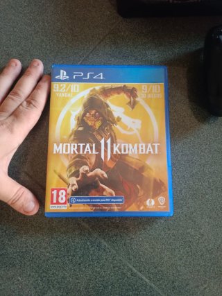 PS4 (PlayStation 4) Nera + Controller + 5 Giochi