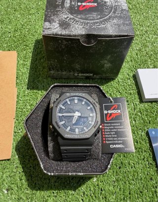 Reloj G-Shock Negro y Blanco