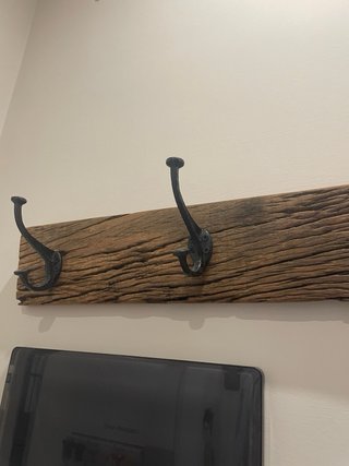 Appendiabiti in legno massello con ganci