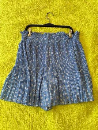 Falda pantalón Stradivarius azul flores T-M