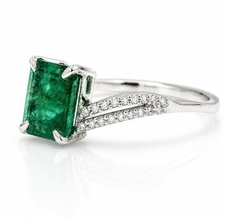 Anillo de Lujo Pla950 Esmeralda Natural Diamantes