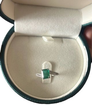 Anillo de Lujo Pla950 Esmeralda Natural Diamantes