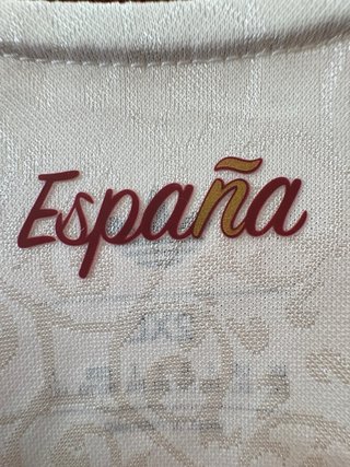 Camiseta Adidas España Beige y Roja