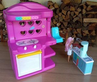 Cucina giocattolo rosa con bambola unicorno