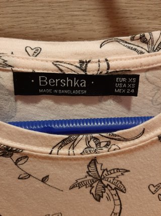Camiseta Bershka Estampada Talla XS