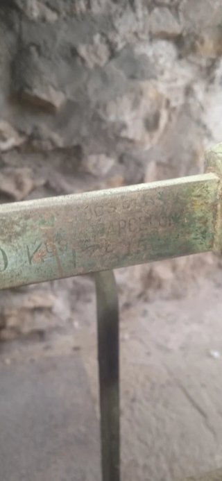 Báscula antigua de hierro