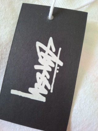Camiseta Stüssy Blanca con Diseño Gráfico