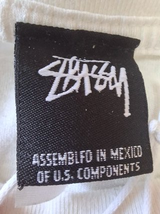 Camiseta Stüssy Blanca con Diseño Gráfico