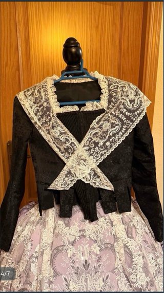 Traje de Fallera Morado + corpiño negro