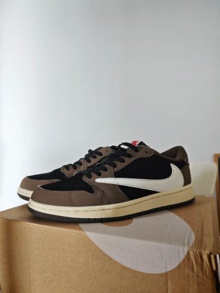 Zapatillas Jordan Cactus Jack Marrones Rojas