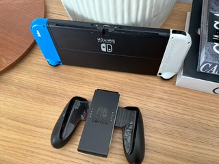 Custodia Nintendo Switch OLED Grigia e Rossa