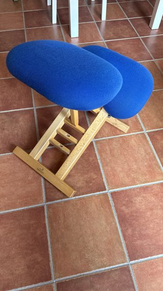 Silla ergonómica madera plegable azul