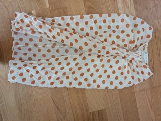 Falda midi lunares