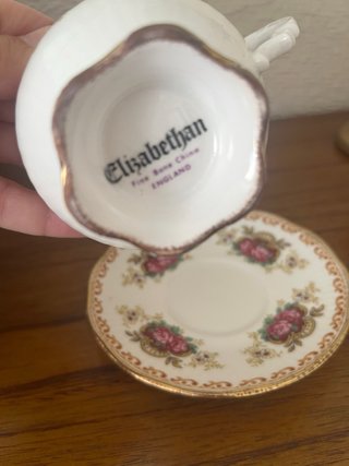 Taza y platito porcelana Elisabethan