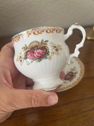 Taza y platito porcelana Elisabethan