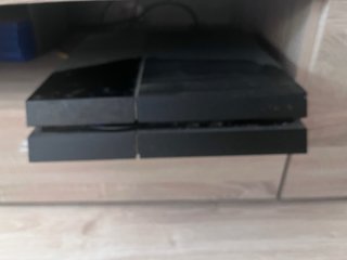 PS4 500GB + 5 Juegos (2 mandos no originales)