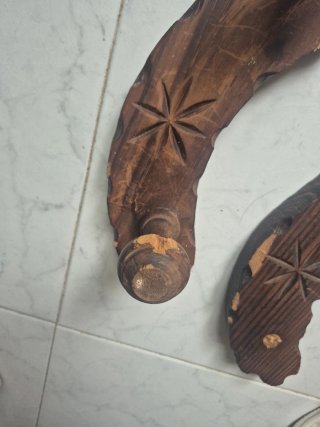 2 Percheros Rústicos de Madera