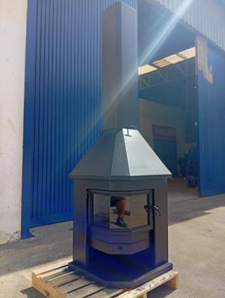 Chimenea negra en esquinera con cristal a 3 caras