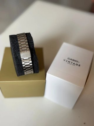 Reloj Casio A168W Plata y Negro