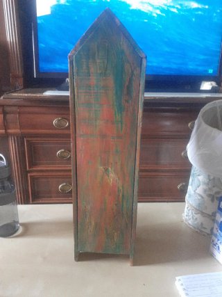 Caja de madera pintada a mano