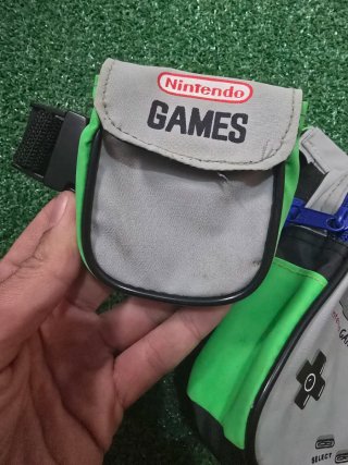 Funda Nintendo Game Boy con bolsillos