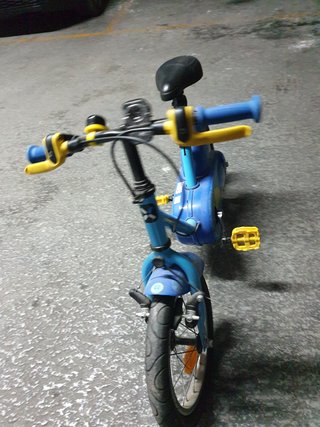 Bicicleta infantil azul B'TWIN