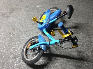Bicicleta infantil azul B'TWIN