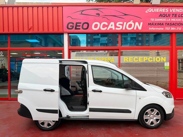 Ford Transit Courier 2021