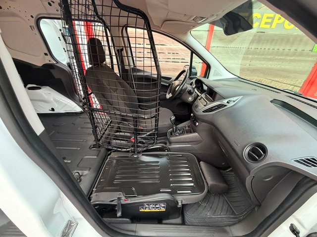 Ford Transit Courier 2021