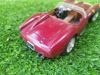 Ferrari Testarossa 308 Burago 1:18 de 1957