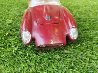 Ferrari Testarossa 308 Burago 1:18 de 1957