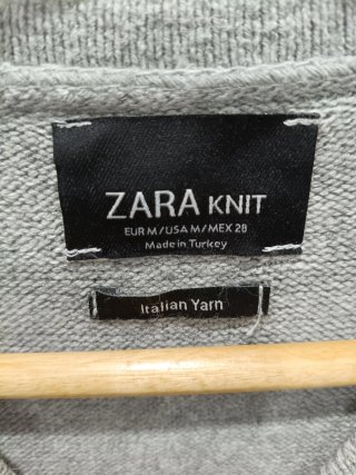 Vestido gris de Zara