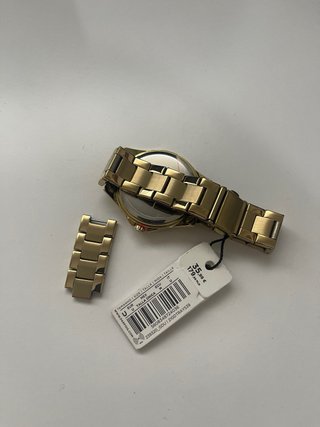 Reloj Parfois esfera verde y detalles dorados