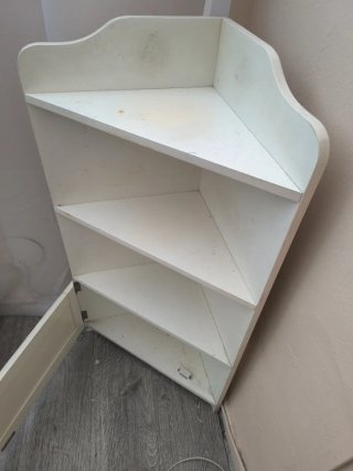 Rinconera baja de madera para restaurar
