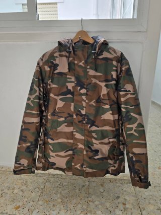 Chaqueta impermeable camuflaje