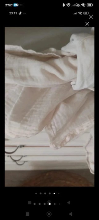 Vestido beige Stradivarius