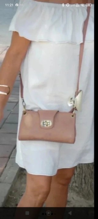 Vestido beige Stradivarius