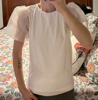 Camiseta Zara rosa mangas abullonadas