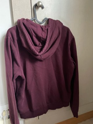 Sudadera con capucha Divided granate Talla M