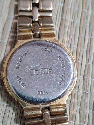 Reloj Lotus Dorado para Reparar