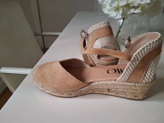 Sandalias esparto cuña beige