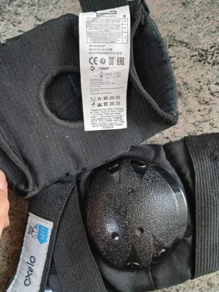 Casco, muñequeras y coderas infantiles