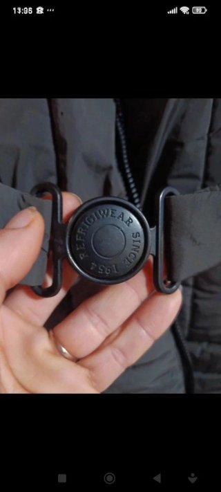 Cappotto grigio scuro con cintura