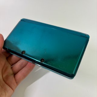 Nintendo 3DS con giochi e caricatore